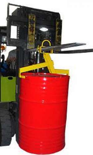 Garra para tambores de 200L na horizontal Garra para tambores de 200L na horizontal