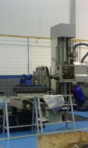 Manutenção de máquina de usinagem Manutenção de máquina de usinagem