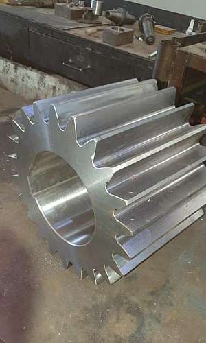 Usinagem de engrenagens retas Usinagem de engrenagens retas